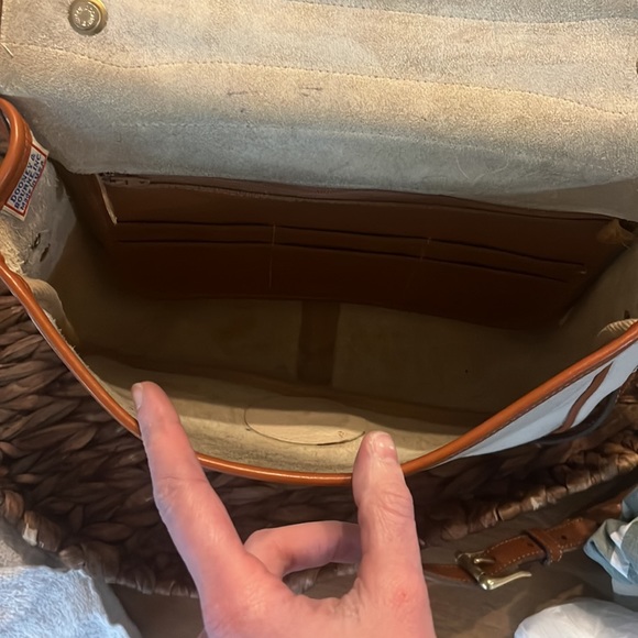 90s Vintage AUTHENTIC Dooney and Bourke Leather Carrier (B701) Bone/British Tan - Picture 12 of 12